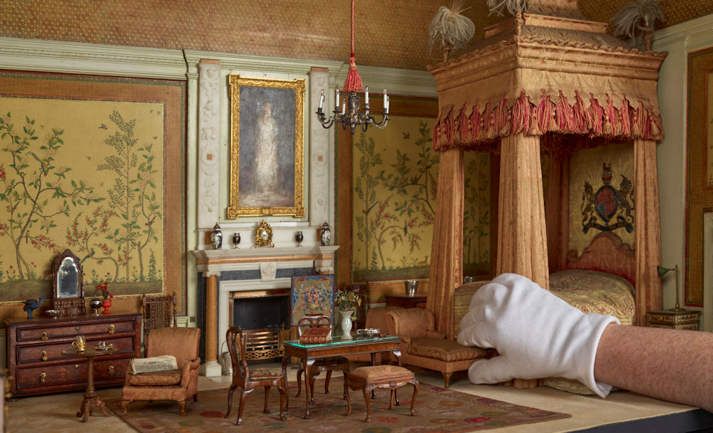 Queen Mary's Dolls' House King's Bedroom